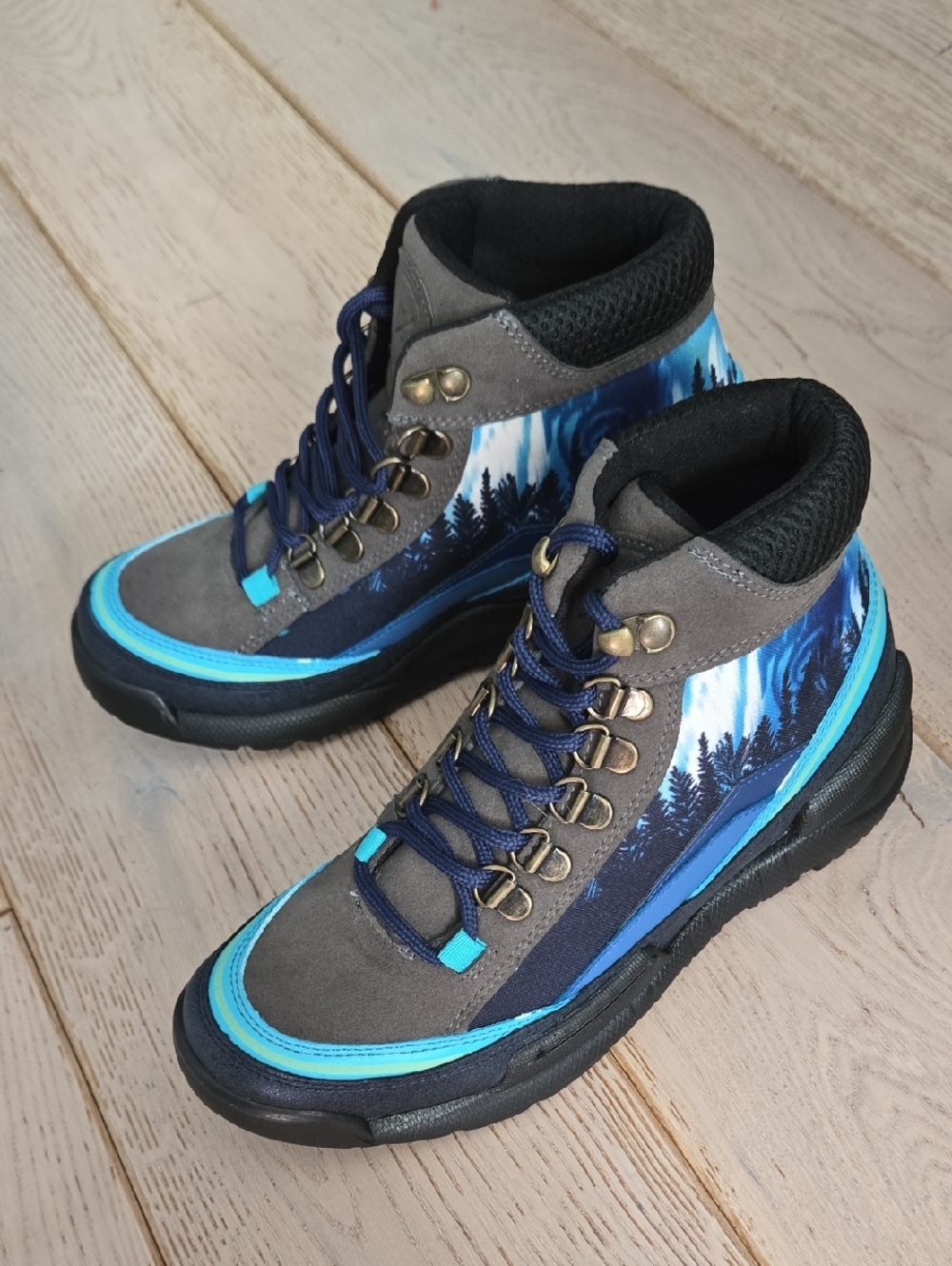 Inkkas Aurora Vegan Trekk Boot Trees Landscape Sz 7